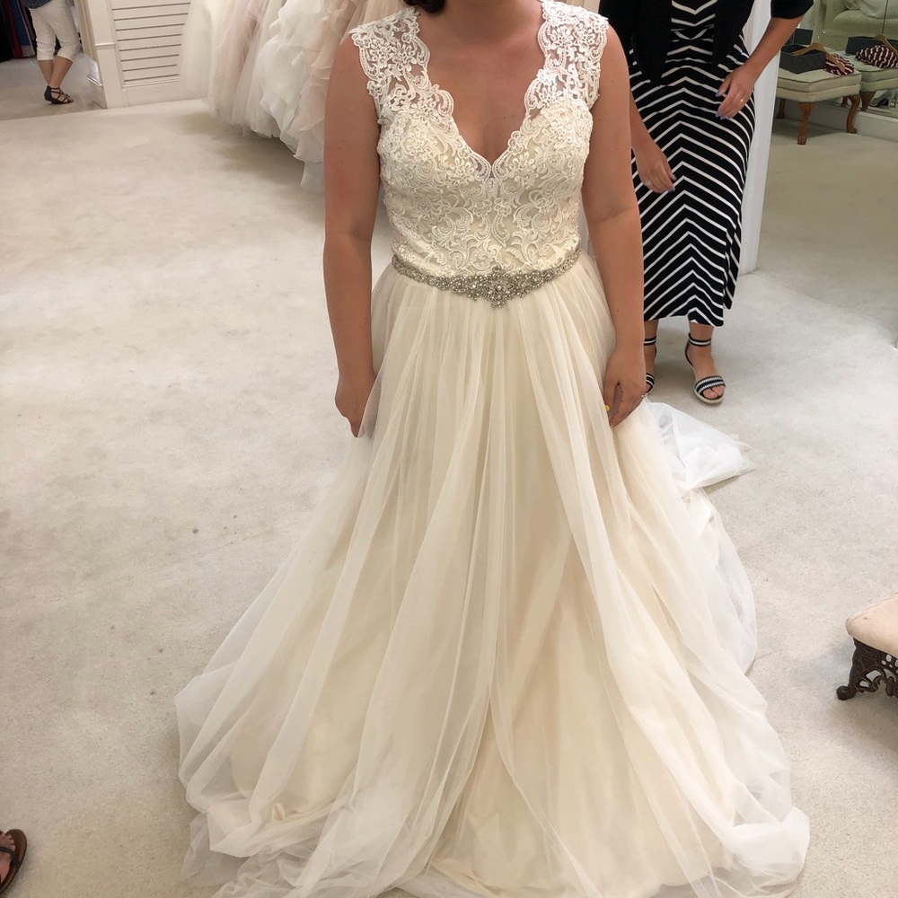 Wedding Dress - never worn
